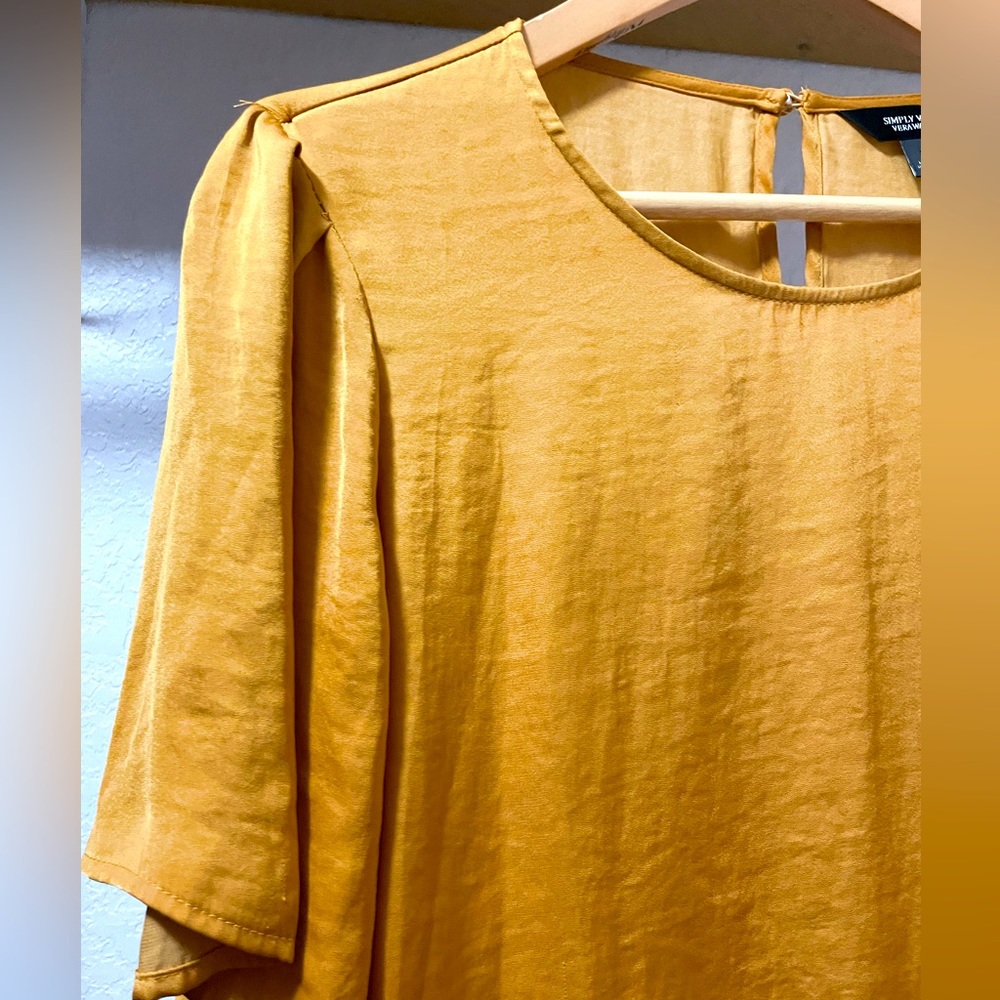 Simply Vera Vera Wang Gold Blouse size Large